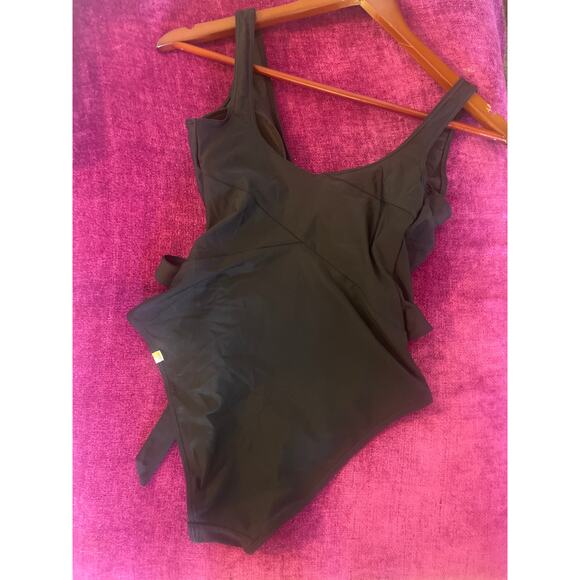 SUMMERSVLT Perfect Wrap One Piece Swimsuit Black Size 4 Summer Salt SUMMERSALT - Picture 4 of 4